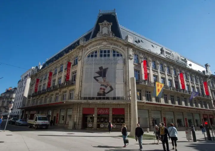 Projet : Galeries Lafayette, toiture existante